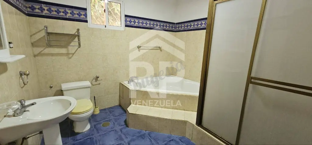 PLC-014 Casa en Venta o Alquiler en Zona Este de Maracaibo