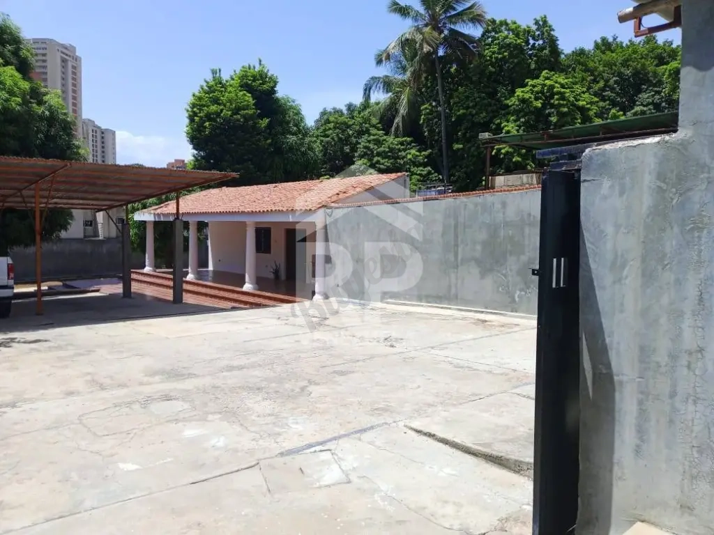 PLC-014 Casa en Venta o Alquiler en Zona Este de Maracaibo