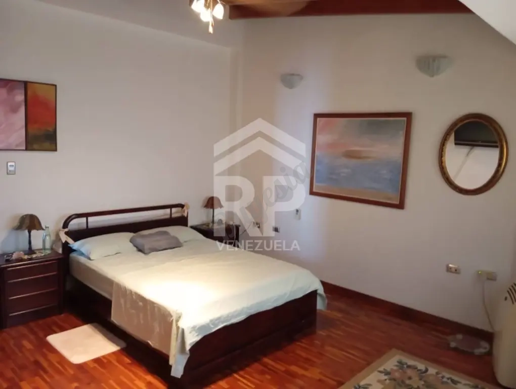 COC-003 CASA EN VENTA EN COLINAS DE PIRINEOS