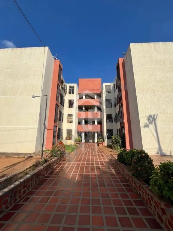PLA-015 APARTAMENTO EN VENTA EN EL SECTOR AMPARO MARACAIBO