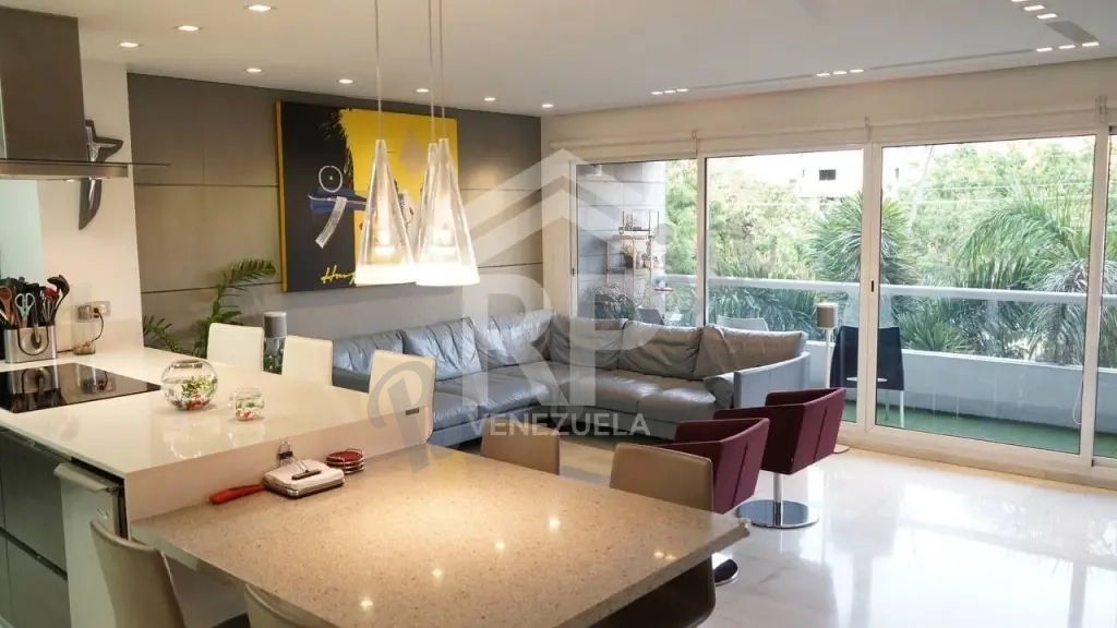 PLA-017 Apartamento en Venta el Sector La Lago Maracaibo