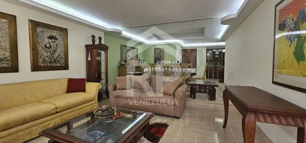 PLA-024 Apartamento en Venta en el Sector La Lago, Maracaibo