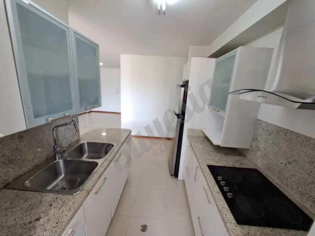 Apartamento en Urb Mañongo $45,000
