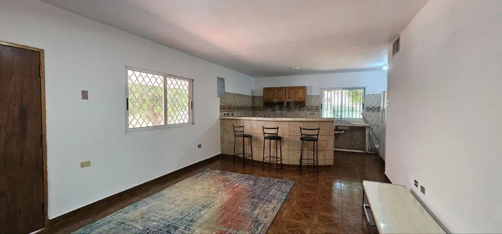 En venta o Alquiler de 2 casas, Sector La Lago, Maracaibo.