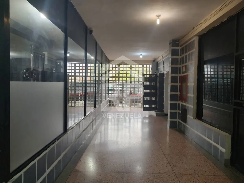 SGL-140. Local Comercial en Alquiler en Av Jacinto Lara