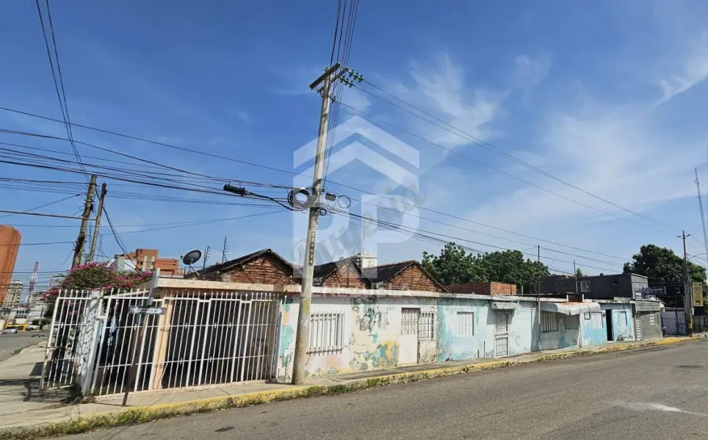 PLC-015 Casa en Venta para remodelar en Zona Las Mercedes, Maracaibo