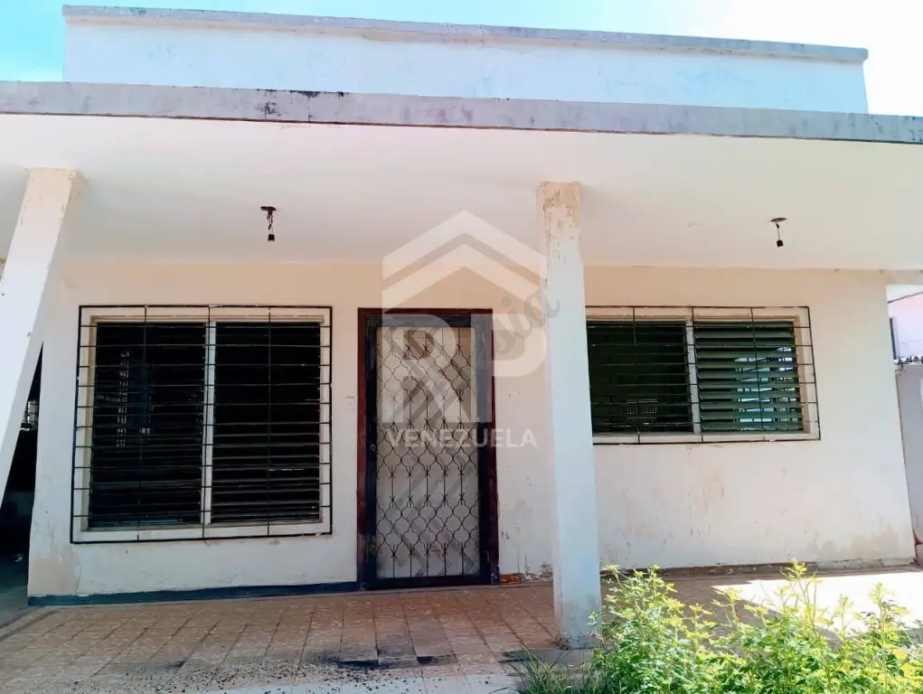PLC-016 Casa para remodelar en Venta en Sector Tierra Negra, Maracaibo